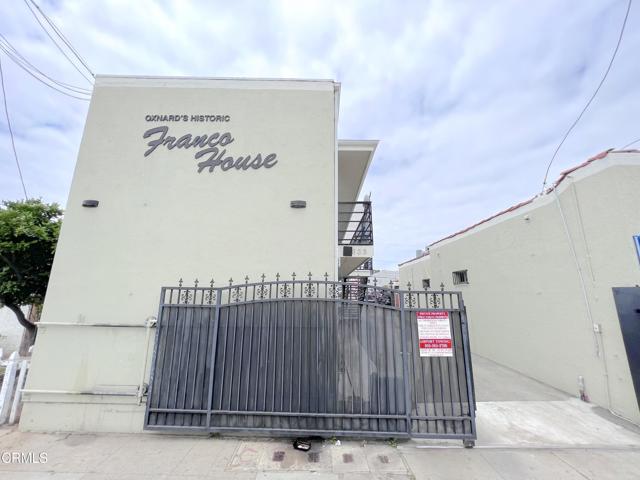633 meta Street, Oxnard CA: https://media.crmls.org/mediaz/88971ce7-8427-466f-8771-5d420b12b758.jpg
