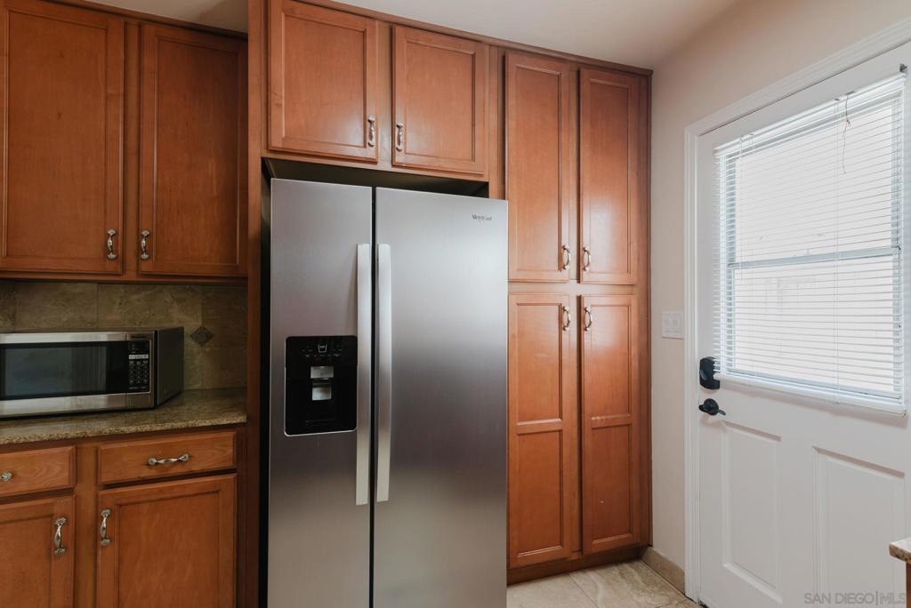 7347 Fay Ave - photo 2