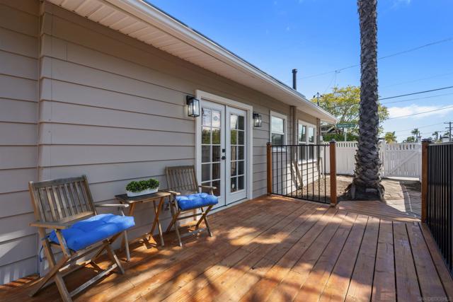 3675 Herbert St, San Diego CA: https://media.crmls.org/mediaz/889752a1-4dda-4447-ac1e-c43ce3198ec9.jpg