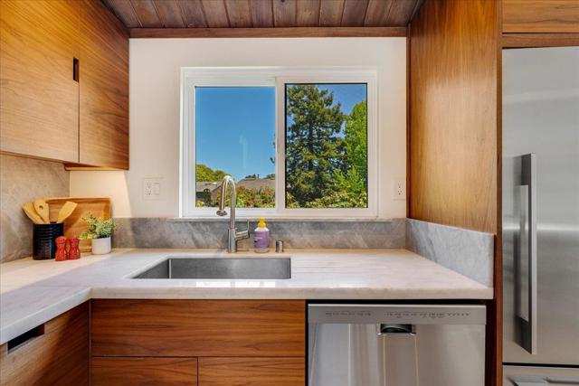 139 Tree Frog Lane, Santa Cruz CA: https://media.crmls.org/mediaz/88980f99-b344-4f1d-9965-fb10148ba8e8.jpg