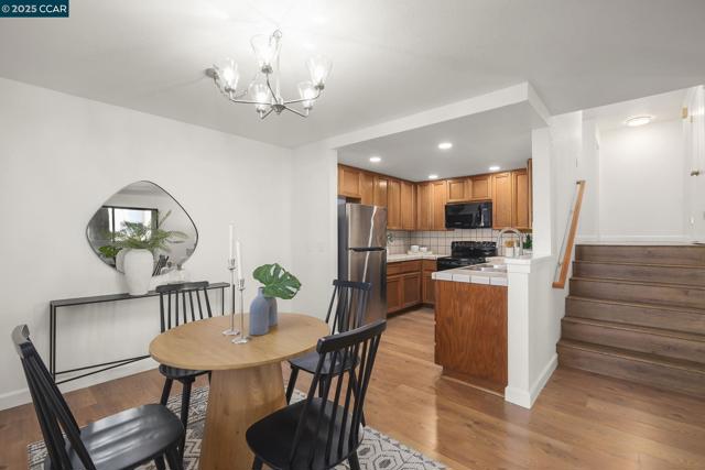 39993 Fremont Blvd, Fremont CA: https://media.crmls.org/mediaz/889816b0-d343-4b3a-be4a-e5a29887db53.jpg