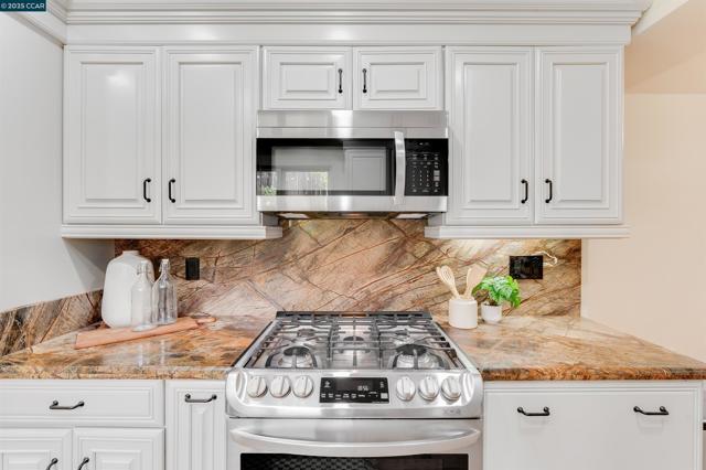 438 Odin Dr, Pleasant Hill CA: https://media.crmls.org/mediaz/88989cca-f034-469d-a994-87ece1bca3a6.jpg