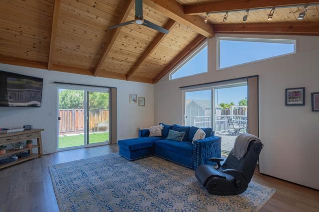 22800 Bravo Place, Salinas CA: https://media.crmls.org/mediaz/8898a44f-c74d-4c1a-b65c-089c2bc45b4f.jpg
