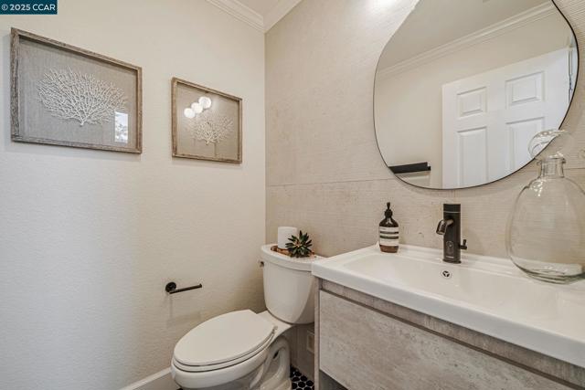 115 Sapphire Ct, San Ramon CA: https://media.crmls.org/mediaz/8898b5bc-9e25-4e9d-ac35-10e6540321f9.jpg