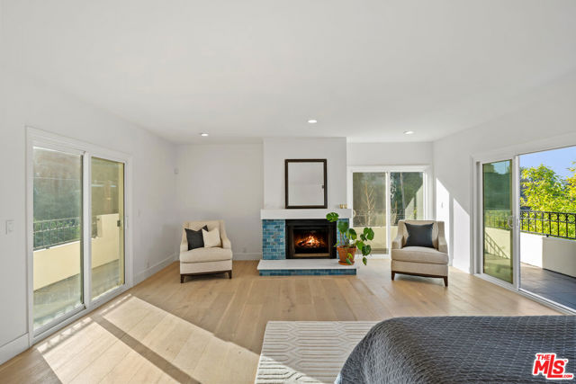 4148 Sunswept Drive, Studio City CA: https://media.crmls.org/mediaz/88999fa7-aba8-46ad-8621-88580361426e.jpg