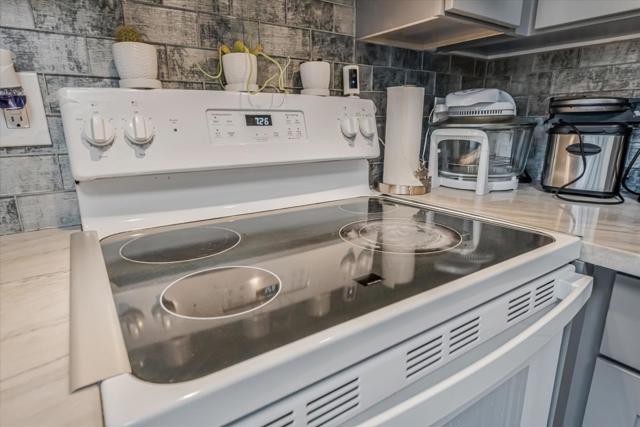 749 Bonita Place, San Jose CA: https://media.crmls.org/mediaz/8899d8f4-d438-4574-8649-e07255857d44.jpg