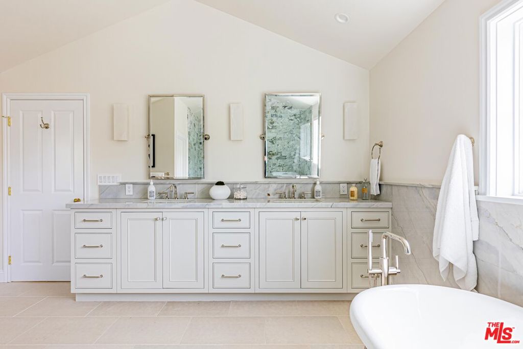 MLS #25528909 img 15