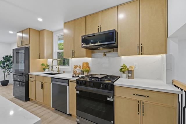 422 Liquidambar Way, Sunnyvale CA: https://media.crmls.org/mediaz/889a4929-f7ac-431a-a613-4790d6b03366.jpg