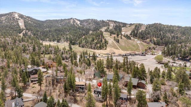 43289 Shasta Road, Big Bear CA: https://media.crmls.org/mediaz/889a55c1-86d9-4c3e-9e50-2d3b786bac67.jpg