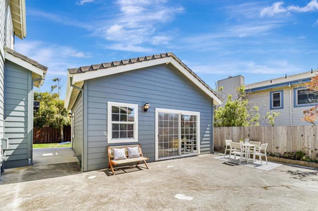 515 Silver Avenue, Half Moon Bay CA: https://media.crmls.org/mediaz/889a9dde-0bb9-4095-9b81-e150a5fef9b6.jpg