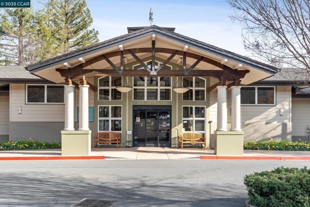 1150 Canyonwood Court, Walnut Creek CA: https://media.crmls.org/mediaz/889ad2e0-4f03-43aa-9f19-cdc310aaab39.jpg