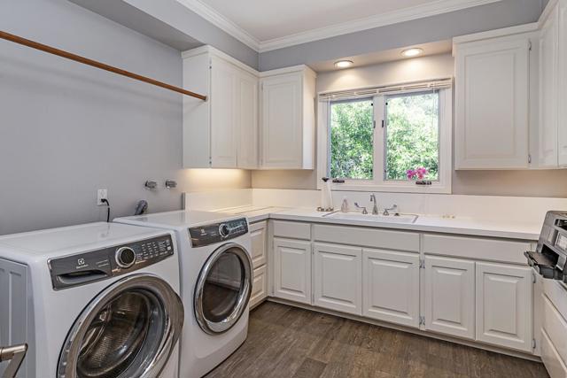 275 Eleanor Drive, Woodside CA: https://media.crmls.org/mediaz/889b1523-2350-45bb-9cd2-0795efe6a3e8.jpg