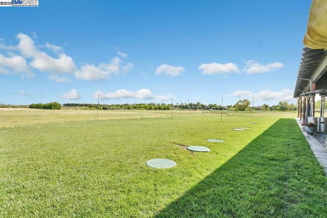 8091 Balfour Rd, Brentwood CA: https://media.crmls.org/mediaz/889b178b-7520-4f65-973c-9252e75205ce.jpg