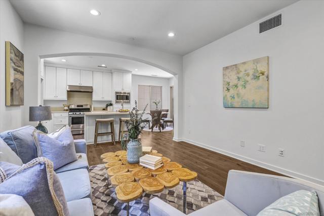 71 Kestrel, Irvine CA: https://media.crmls.org/mediaz/889b80d6-e0c8-4a7a-818e-f6dd07098121.jpg
