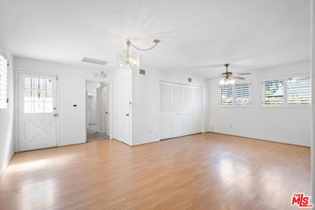4210 Alcove Avenue, Studio City CA: https://media.crmls.org/mediaz/889bd6e3-475e-420d-a723-d0dceed4d277.jpg