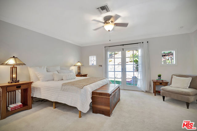 5252 Vanalden Avenue, Tarzana CA: https://media.crmls.org/mediaz/889bee5b-2a73-433f-b846-bf1724a27741.jpg