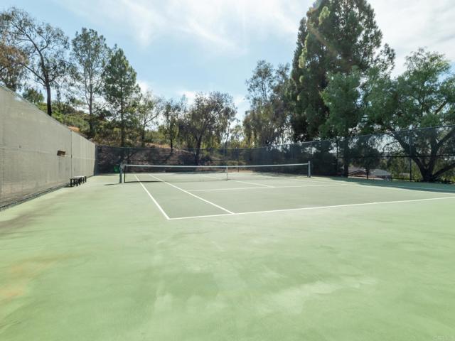 2289 Bryant Drive, Carlsbad CA: https://media.crmls.org/mediaz/889c2785-ee44-4b0b-b33f-dad84c344c82.jpg