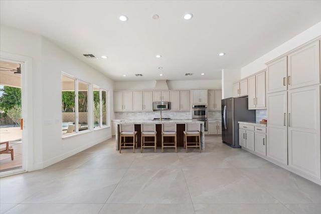 Image 13 of 77 For 80262 Amazon Avenue