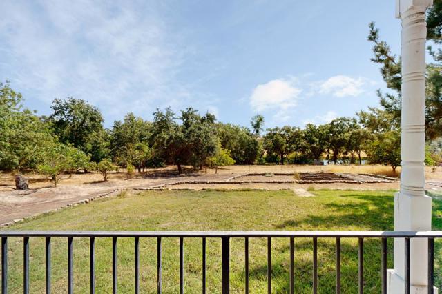 7555 Merced Falls Road, Snelling CA: https://media.crmls.org/mediaz/889d3359-422a-42e2-a807-a66066a1dac4.jpg