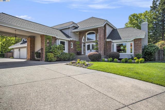 91 RED CYPRESS CT, Danville CA: https://media.crmls.org/mediaz/889d76b8-c505-4f00-a3a7-156b524f0870.jpg