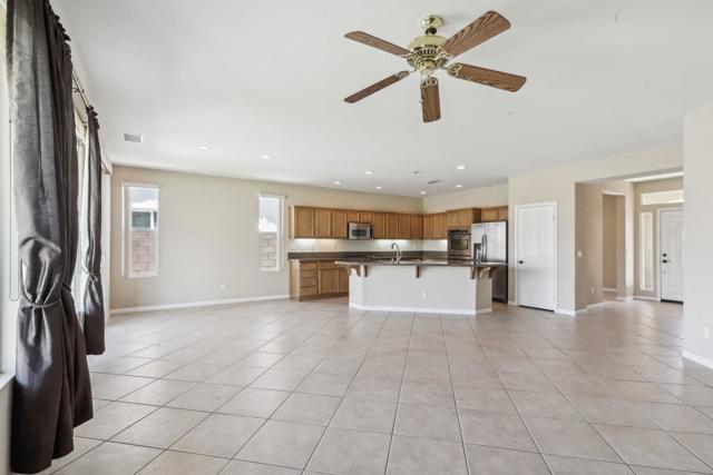 60375 Living Stone Drive, La Quinta CA: https://media.crmls.org/mediaz/889dbbd7-9f87-4762-9258-df47e3d1a90d.jpg