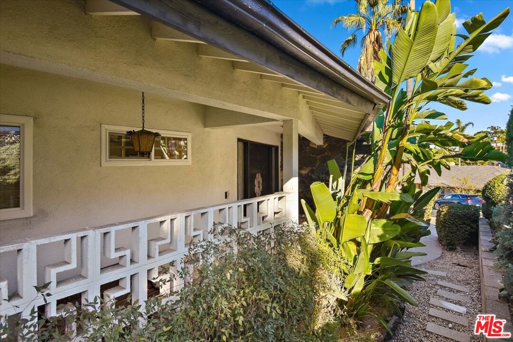 15451 Longbow DriveSherman Oaks img 14