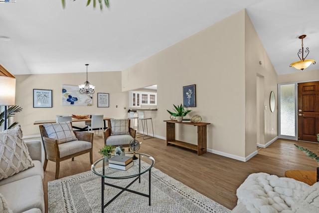 5375 Sandra Way, Livermore CA: https://media.crmls.org/mediaz/889de5c4-3a84-43cb-aed0-6f088f37bc3f.jpg