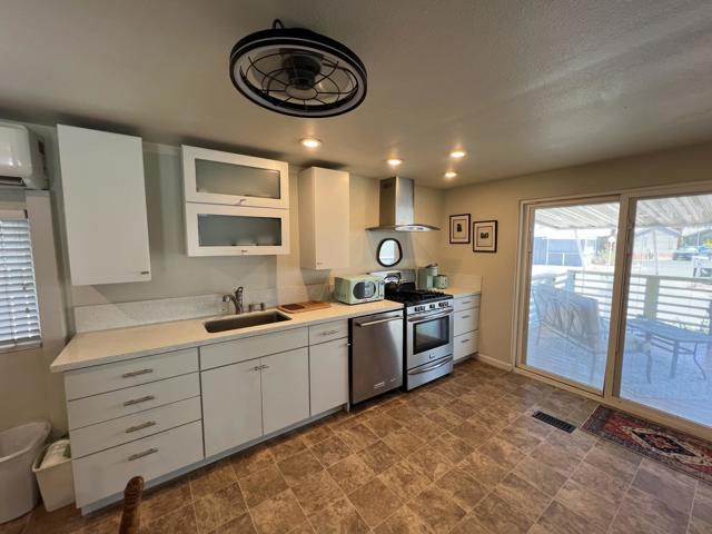 3 Sand Creek, Cathedral City CA: https://media.crmls.org/mediaz/889e9726-947e-464f-86e9-ba3913cf1afe.jpg
