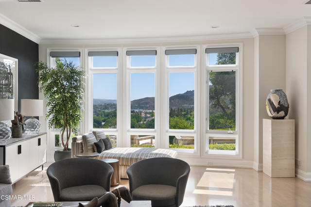2366 Heatherbank Court, Lake Sherwood CA: https://media.crmls.org/mediaz/889f0a0d-1e18-469e-99c9-3559fe25a7c6.jpg
