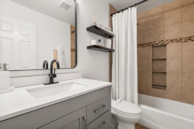 3575 Cameo Drive, Oceanside CA: https://media.crmls.org/mediaz/889f447a-fbde-4d10-8570-ca84f9bf7980.jpg