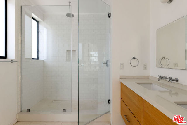 1403 Eagle Vista Drive, Los Angeles CA: https://media.crmls.org/mediaz/889f5043-2533-491e-a4ca-81c940f308dc.jpg