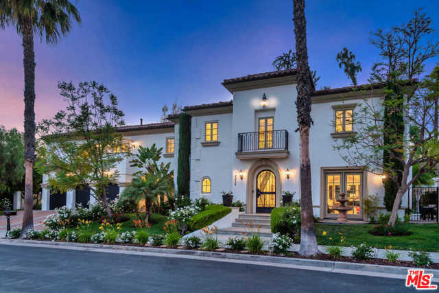 Photo of 4935 Avenida Oriente, Tarzana, CA 91356