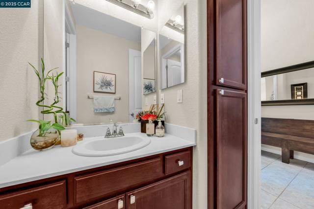 150 Rancho Bernado Ct, Pittsburg CA: https://media.crmls.org/mediaz/88a08421-09dc-4372-ac40-a089409a6515.jpg