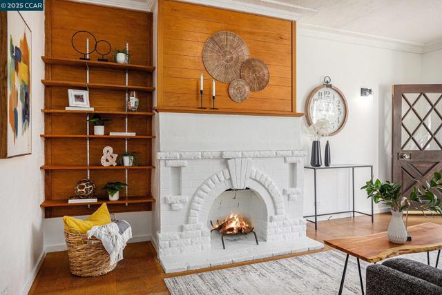 159 Ney Street, San Francisco CA: https://media.crmls.org/mediaz/88a10007-8910-4f6a-ba8e-4035e79a3602.jpg
