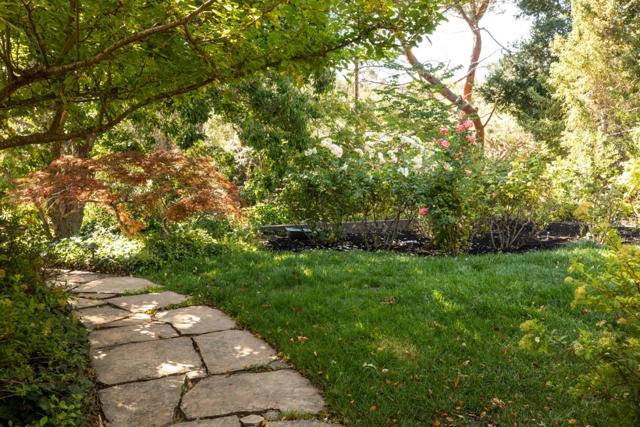 23480 Ravensbury Avenue, Los Altos Hills CA: https://media.crmls.org/mediaz/88a1886d-9213-42bd-bbce-2504ec153441.jpg