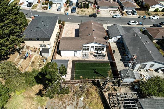 2621 Heather Lane, San Bruno CA: https://media.crmls.org/mediaz/88a27f31-7e69-40f2-9498-ec5e92678dcf.jpg