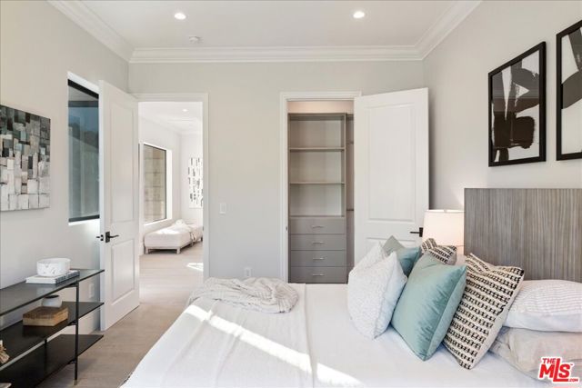 4351 Vanalden Avenue, Tarzana CA: https://media.crmls.org/mediaz/88a358dd-9bf4-4a56-b75d-4897ad8e60ea.jpg