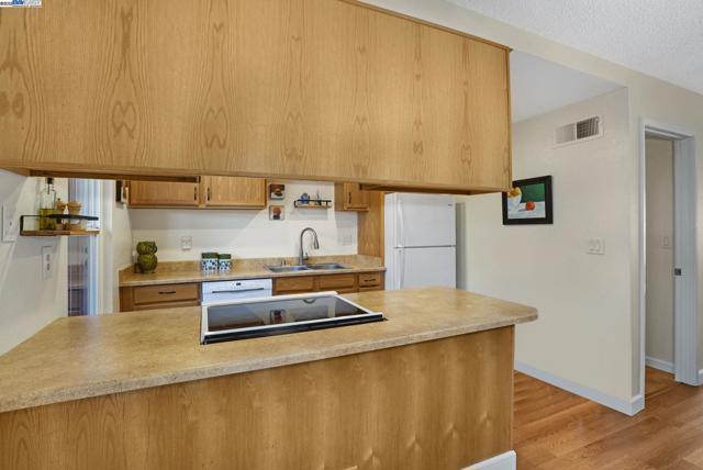 627 Military E St, Benicia CA: https://media.crmls.org/mediaz/88a40d44-2d64-44b3-8e31-3684ea607176.jpg
