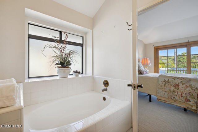 6690 Oak Springs Drive, Oak Park CA: https://media.crmls.org/mediaz/88a47413-ccee-4fa8-8c53-7c1806847481.jpg