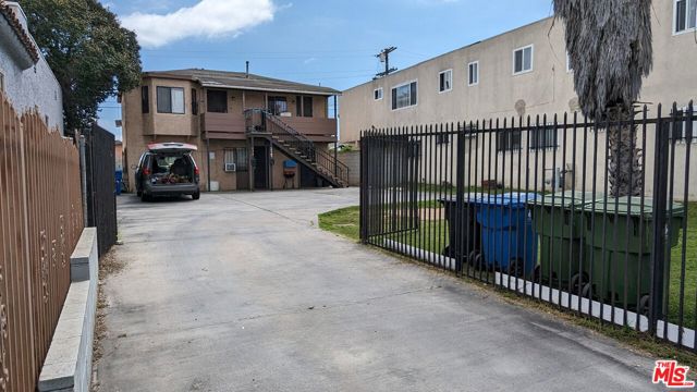 832 W Imperial Highway, Los Angeles CA: https://media.crmls.org/mediaz/88a47c6c-16a3-484d-8854-b06c10525cdb.jpg