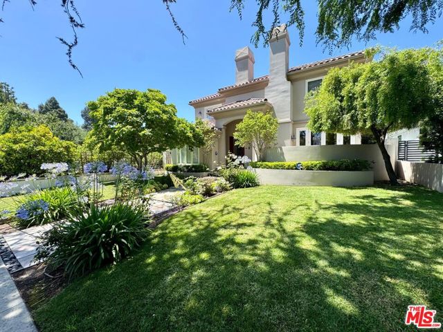 328 15th Street, Santa Monica CA: https://media.crmls.org/mediaz/88a50a0f-5752-47ae-bd6a-b049985a581c.jpg