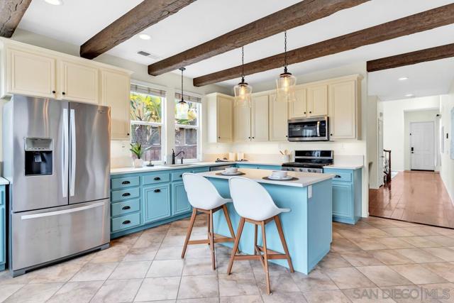 1531 Quiet Trail Dr, Chula Vista CA: https://media.crmls.org/mediaz/88a5259e-5da0-4635-a19c-433cd976596a.jpg