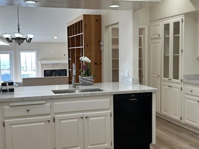 2510 MONTGOMERY AVE, Cardiff by the Sea CA: https://media.crmls.org/mediaz/88a56ada-8b2f-42cf-ba07-bfa4de20f83d.jpg