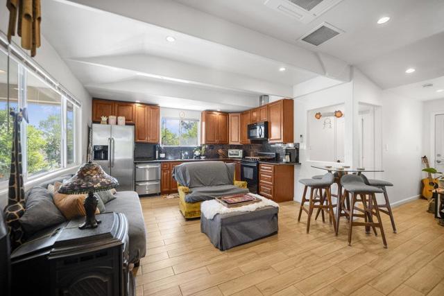 1090 W Edmundson Avenue, Morgan Hill CA: https://media.crmls.org/mediaz/88a5b28c-b411-45ff-a559-944112db0592.jpg