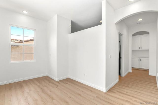 1120 Championship Rd, Oceanside CA: https://media.crmls.org/mediaz/88a6175f-2e1f-4822-a0b4-eb3272cea6f3.jpg