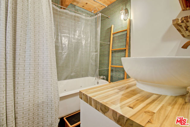 612 Kean Way, Big Bear City CA: https://media.crmls.org/mediaz/88a637b2-6b79-4fe9-91a7-034ab4ed49d9.jpg