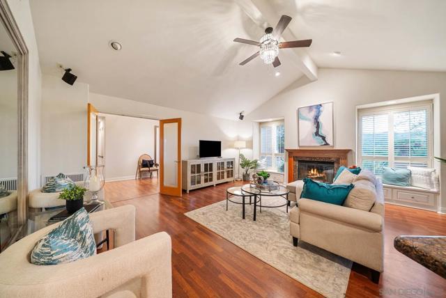 7102 Via Mariposa Norte, Bonsall CA: https://media.crmls.org/mediaz/88a66b19-c79a-4531-9af9-d61ab019036a.jpg