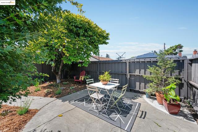 2835 Gaynor Ave, Richmond CA: https://media.crmls.org/mediaz/88a85356-80bc-4bd4-8861-e60f386f117b.jpg