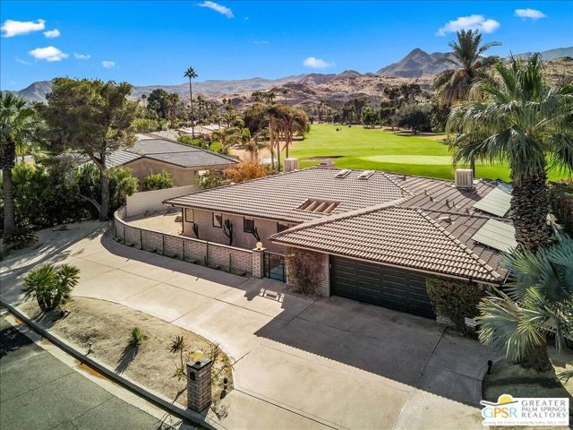 5365 E Cherry Hills Drive, Palm Springs CA: https://media.crmls.org/mediaz/88a8771f-77c0-422d-a473-38e3a69bcf84.jpg