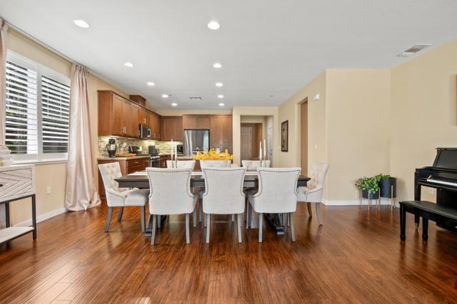 1141 Navigator Drive, Lathrop CA: https://media.crmls.org/mediaz/88a895e7-f1a7-43c9-a862-04dc058d1649.jpg